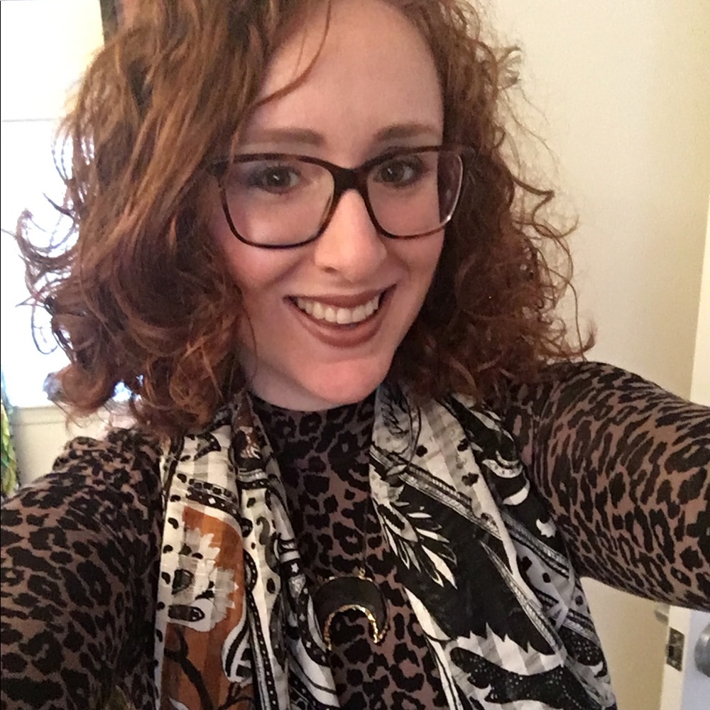 Meet your Posher, Holly